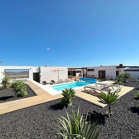 Βίλα With Views And Villaverde