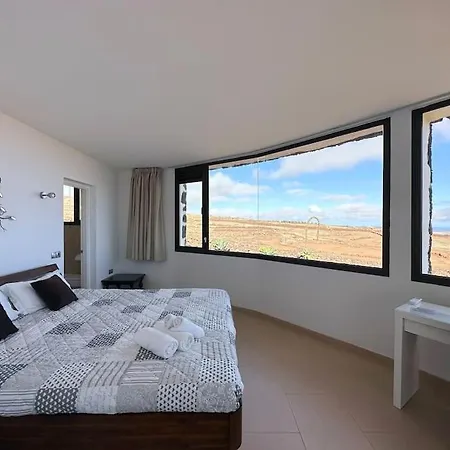 Βίλα With Views And Villaverde *