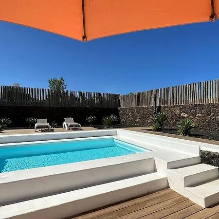 Βίλα With Views And Villaverde *